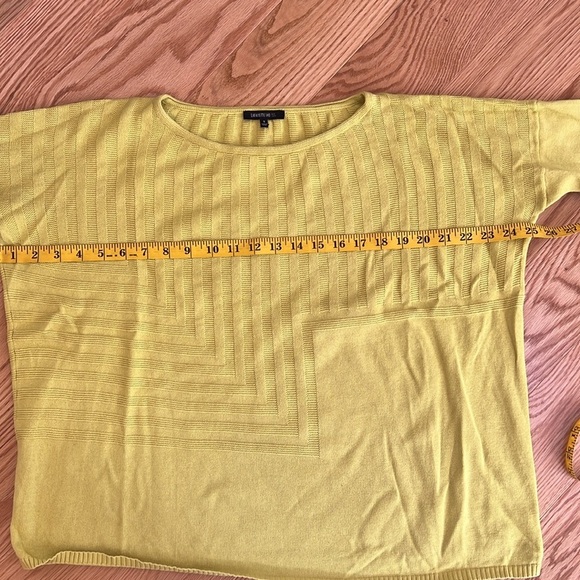 Lafayette 148 New York, generous small chartreuse knit sweater top. - Picture 8 of 8